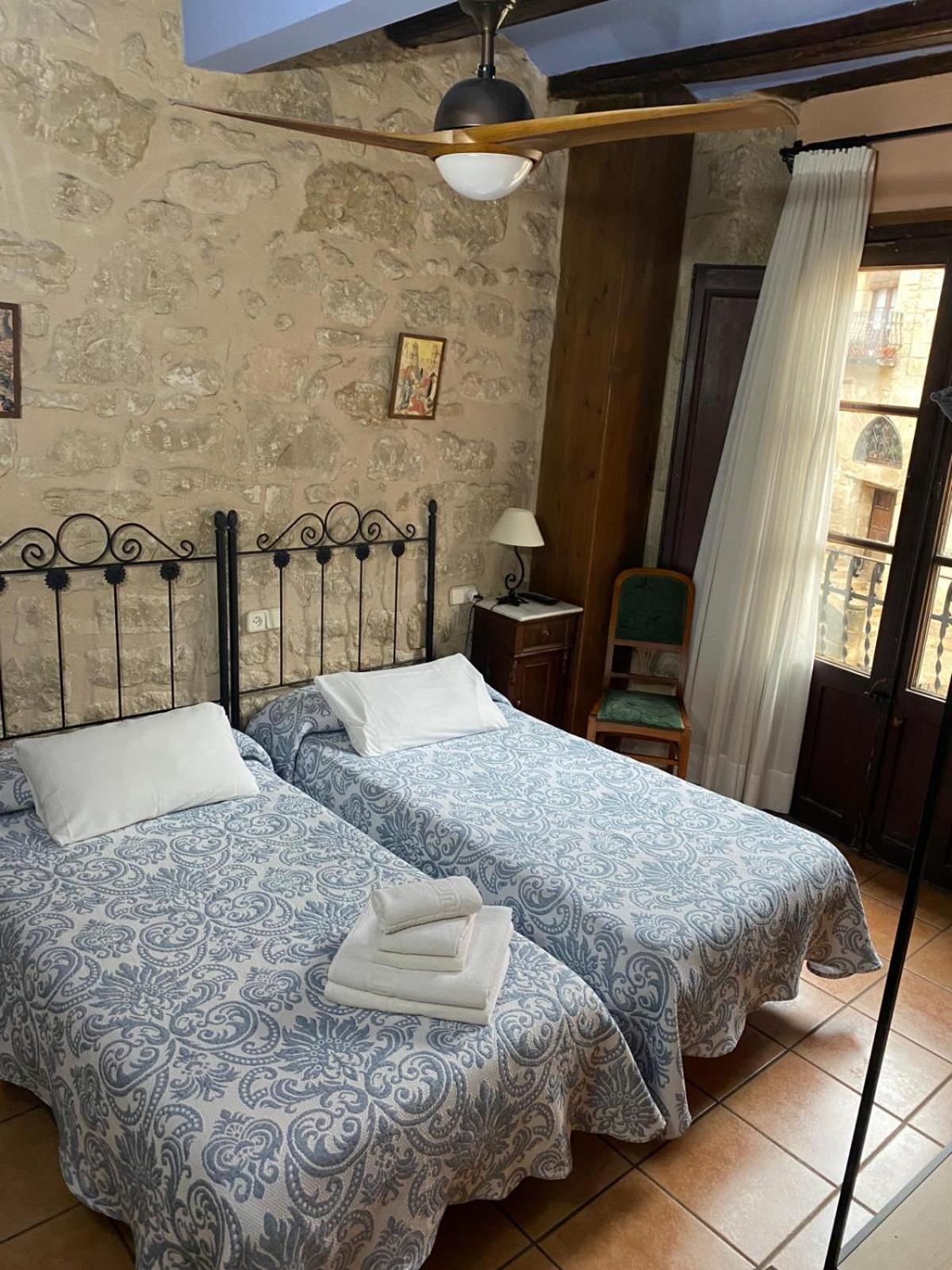 Fonda La Plaza Hotell Valderrobres Exteriör bild