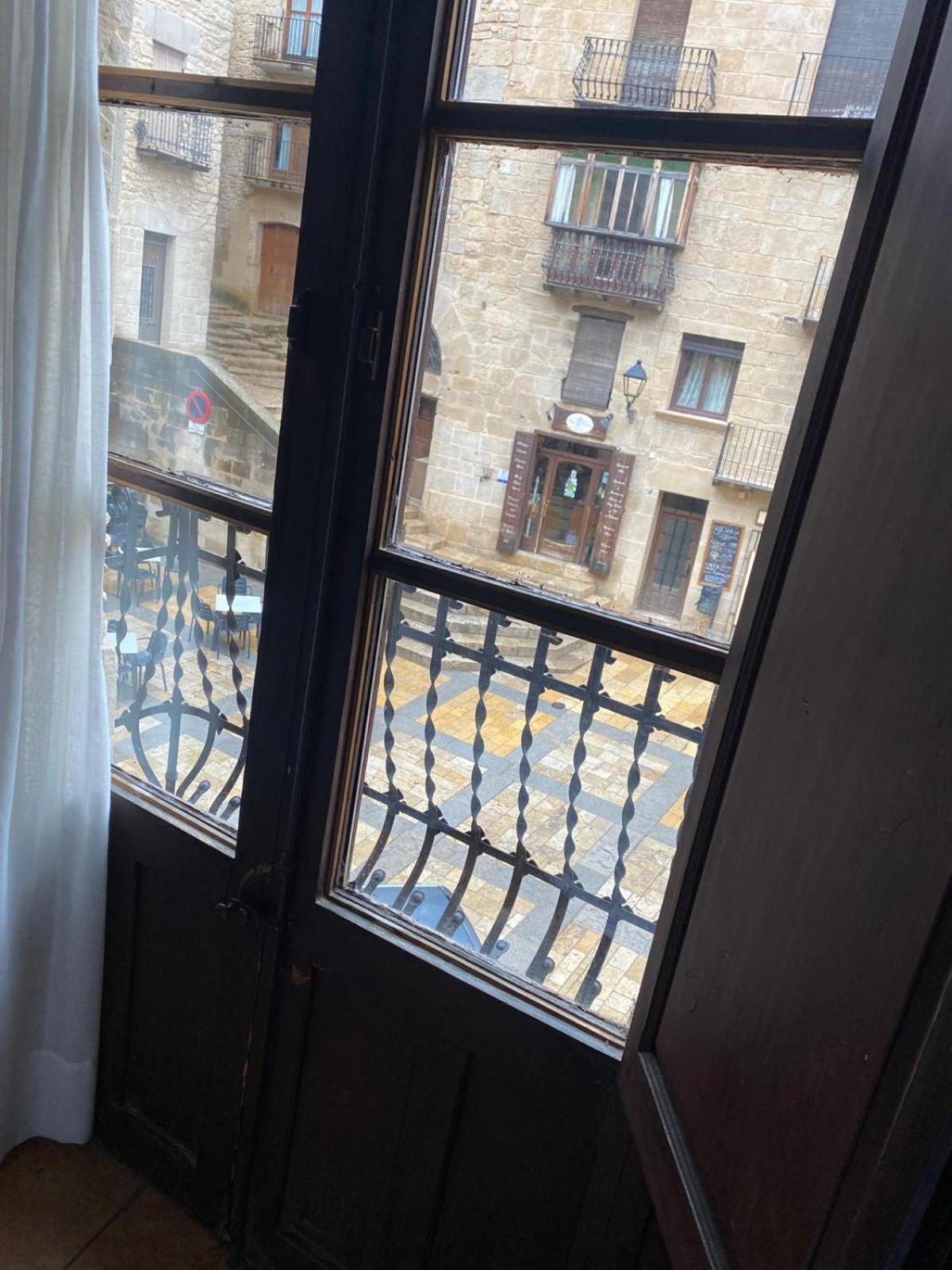 Fonda La Plaza Hotell Valderrobres Exteriör bild