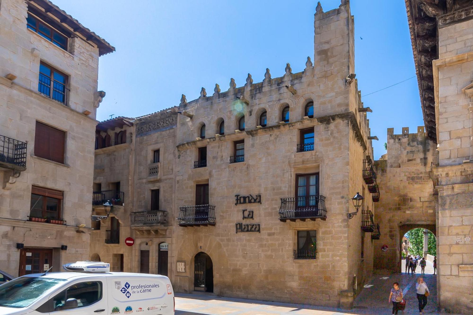 Fonda La Plaza Hotell Valderrobres Exteriör bild