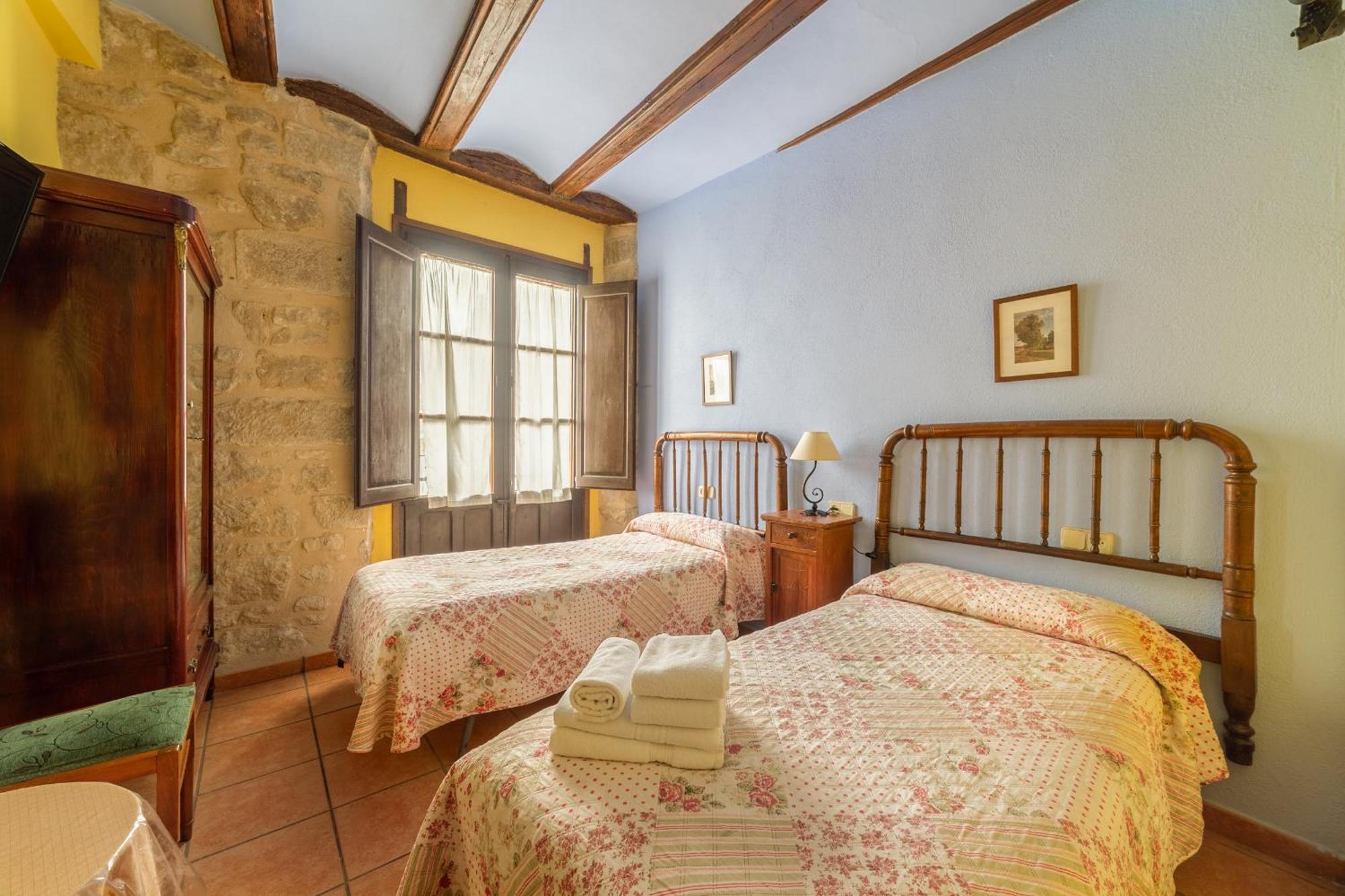 Fonda La Plaza Hotell Valderrobres Exteriör bild