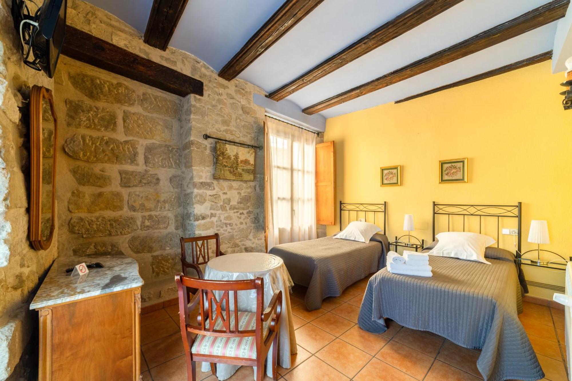 Fonda La Plaza Hotell Valderrobres Exteriör bild