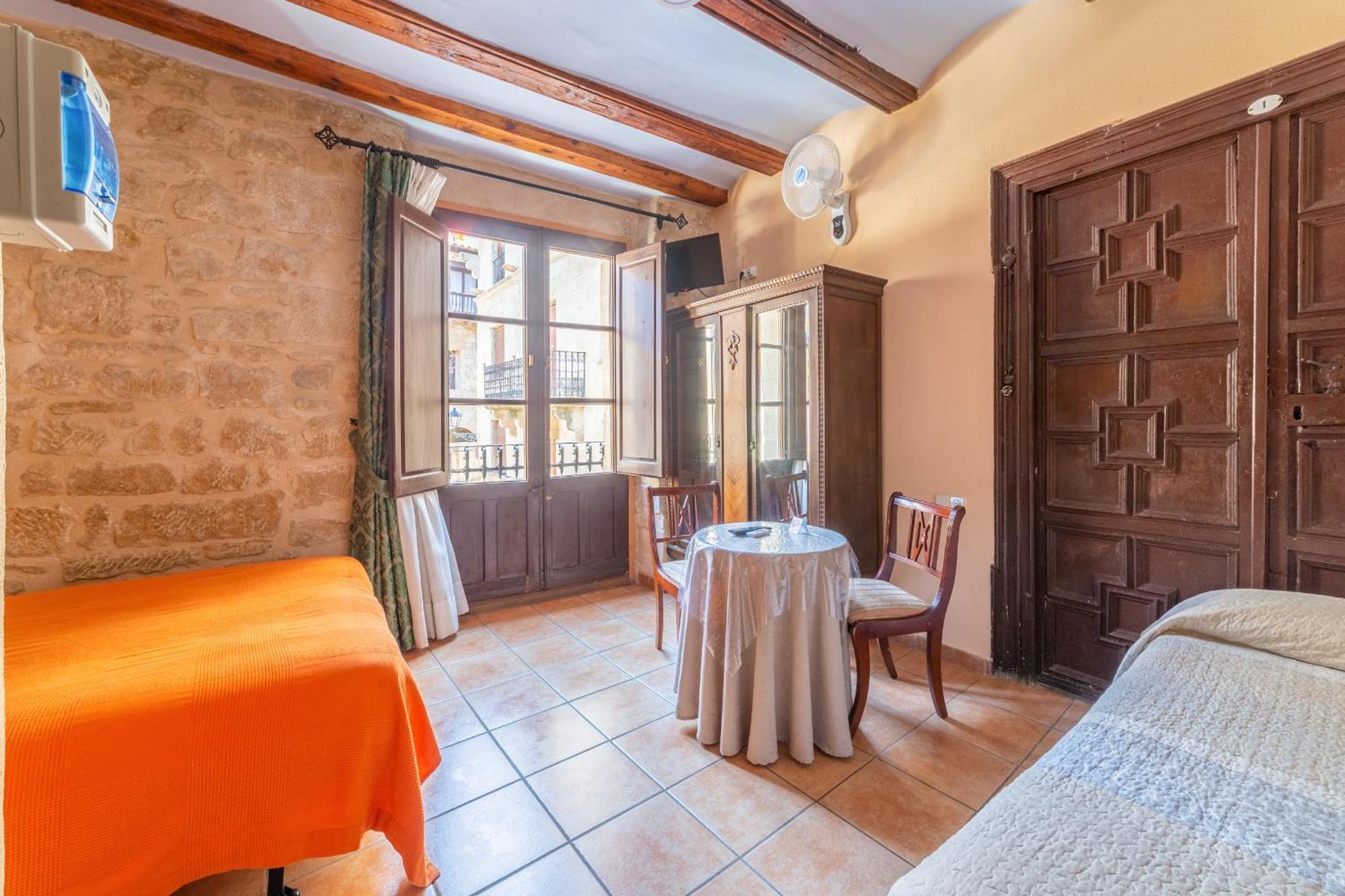 Fonda La Plaza Hotell Valderrobres Exteriör bild