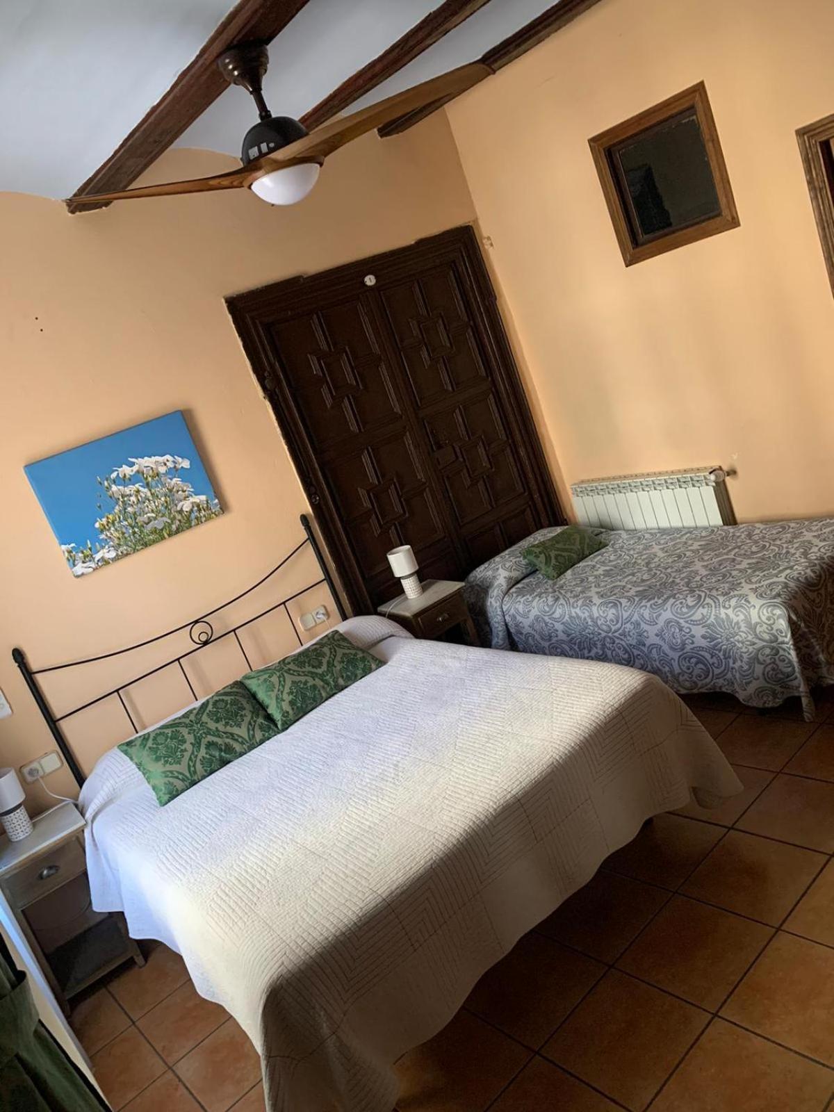 Fonda La Plaza Hotell Valderrobres Exteriör bild