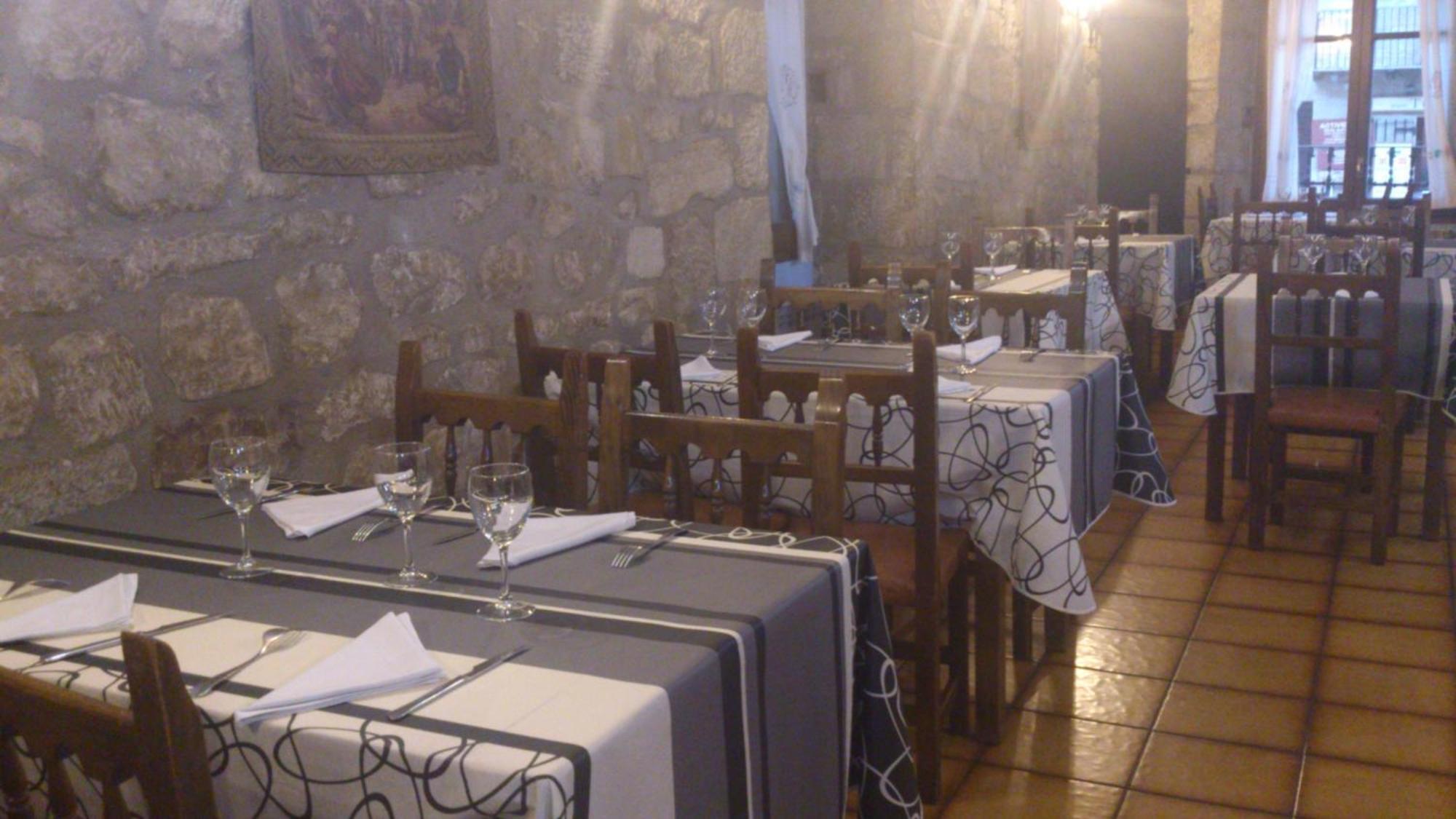 Fonda La Plaza Hotell Valderrobres Exteriör bild