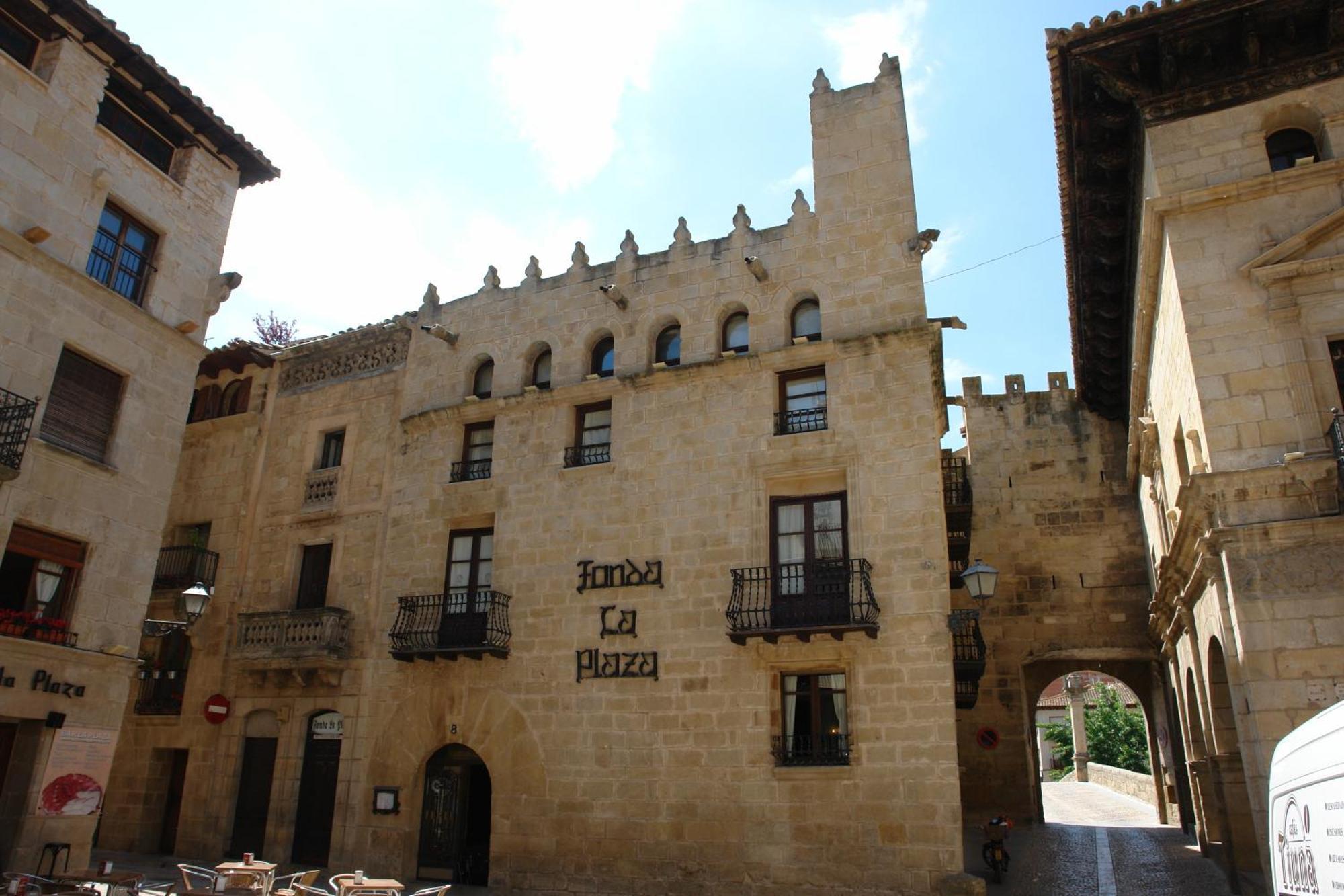 Fonda La Plaza Hotell Valderrobres Exteriör bild